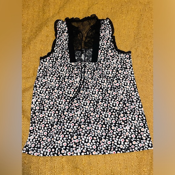 Express Tops - Floral Express Blouse
